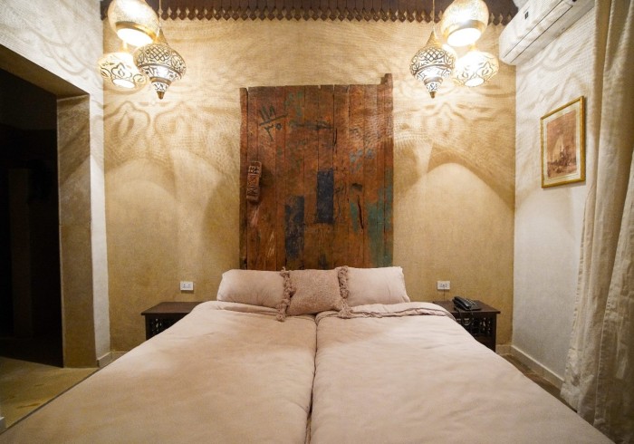 evening_lights_room_1_-_al_wadi_gallery~~67e207554e8f4