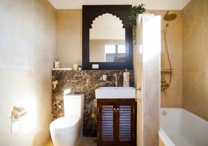 bathroom_room_7_-_al_wadi_gallery~~67e20ba3c7e16