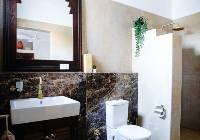bathroom_toilet__shower_room_6_-_al_wadi_gallery~~67e20b1b95169