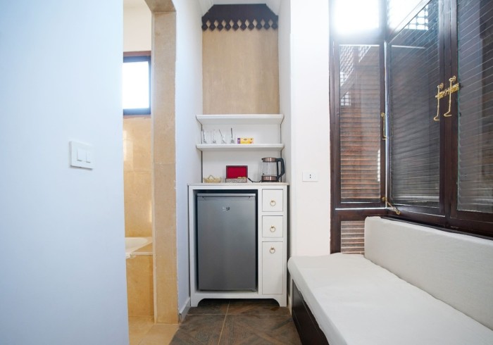 mushrabiya__coffee_table__bathroom_room_7_-_al_wadi_gallery~~67e20ba20466e